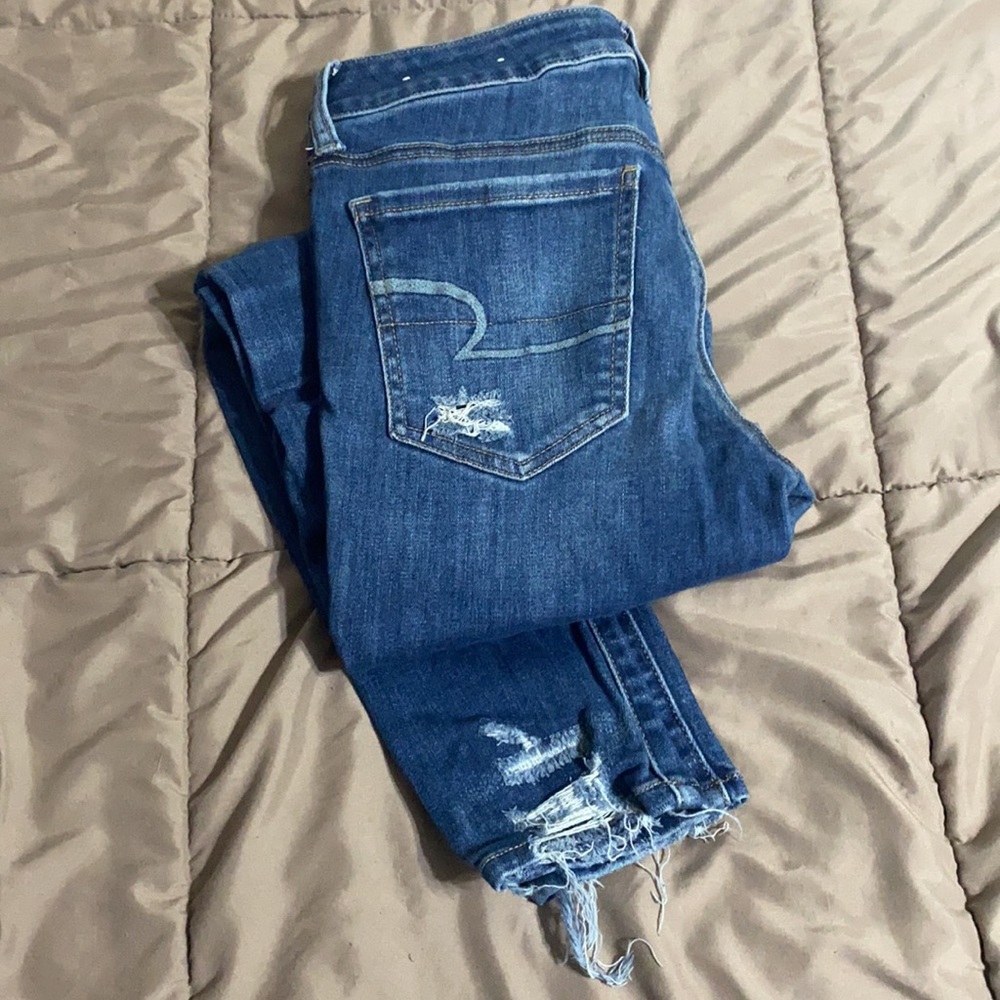 American Eagle Sz 8 Ripped Skinny Jeans